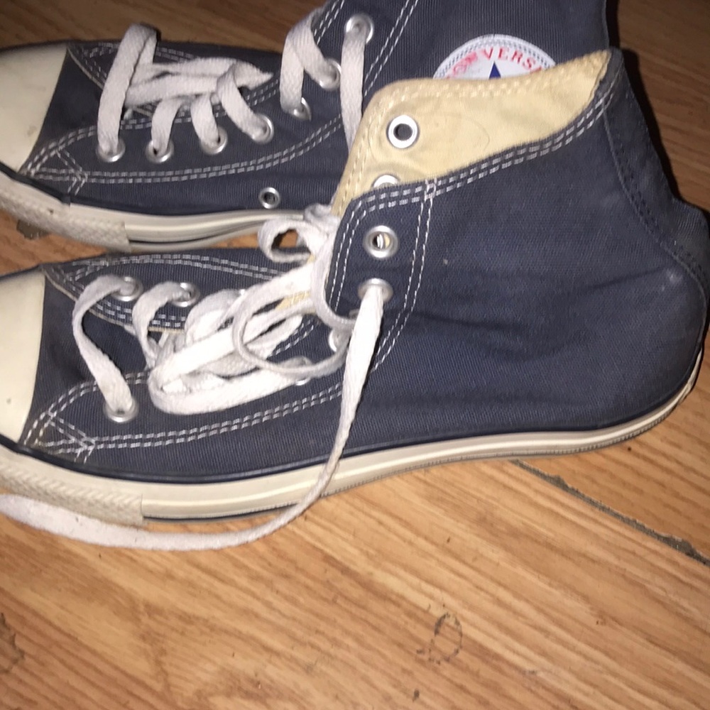 Converse - Picture 2 of 2